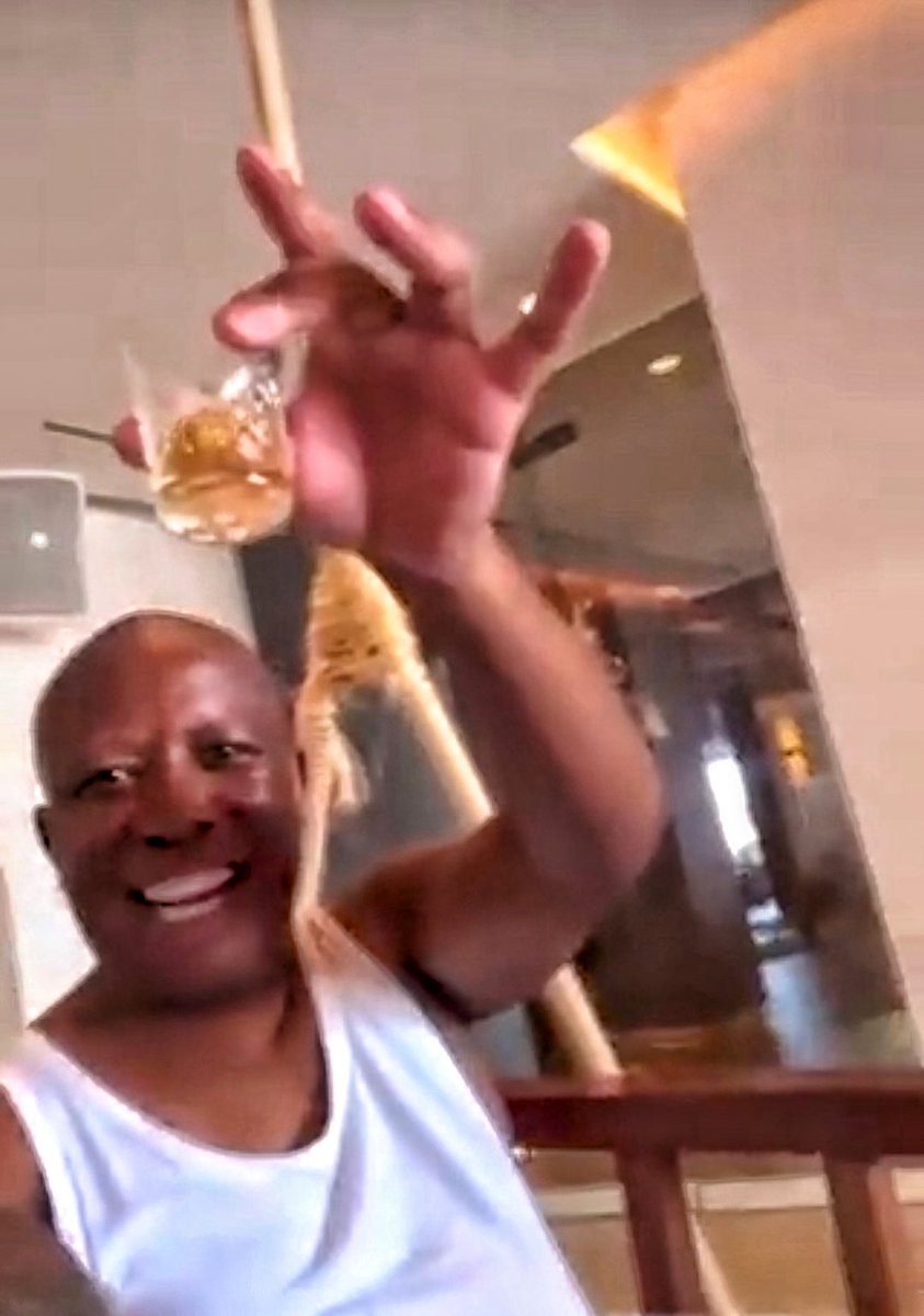 Rolling_LALA's tweet photo. @unclescrooch In the words of a Kasi South African : KUNGANYIWA https://t.co/L8yXcZd0nj