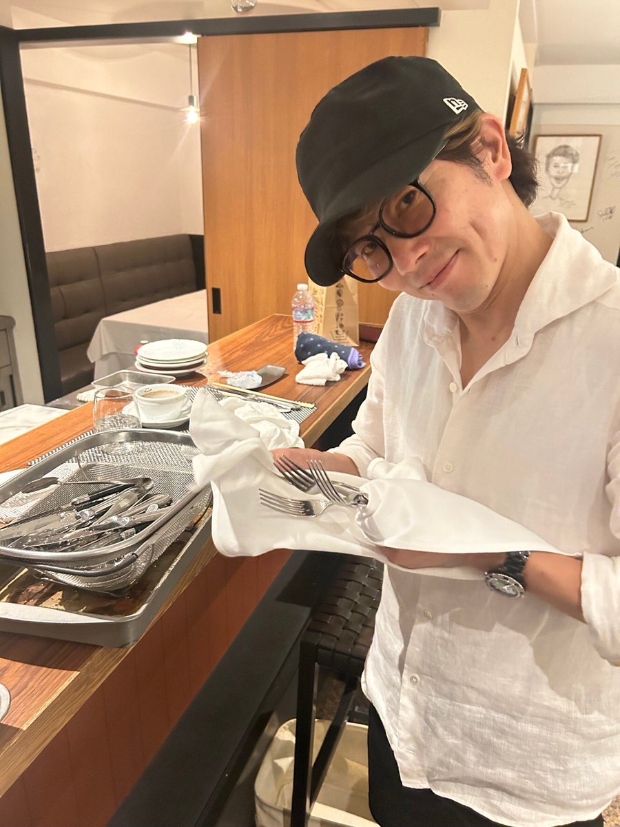 昨日、コーヒー２杯奢ったからシルバー磨きしてくれたよ。川越シェフだよ。
あれ、川越シェフだよ。はYouTubeチャンネルだ、、あのヤロー
桝谷のシンプルイズベストをよろしくお願いします。