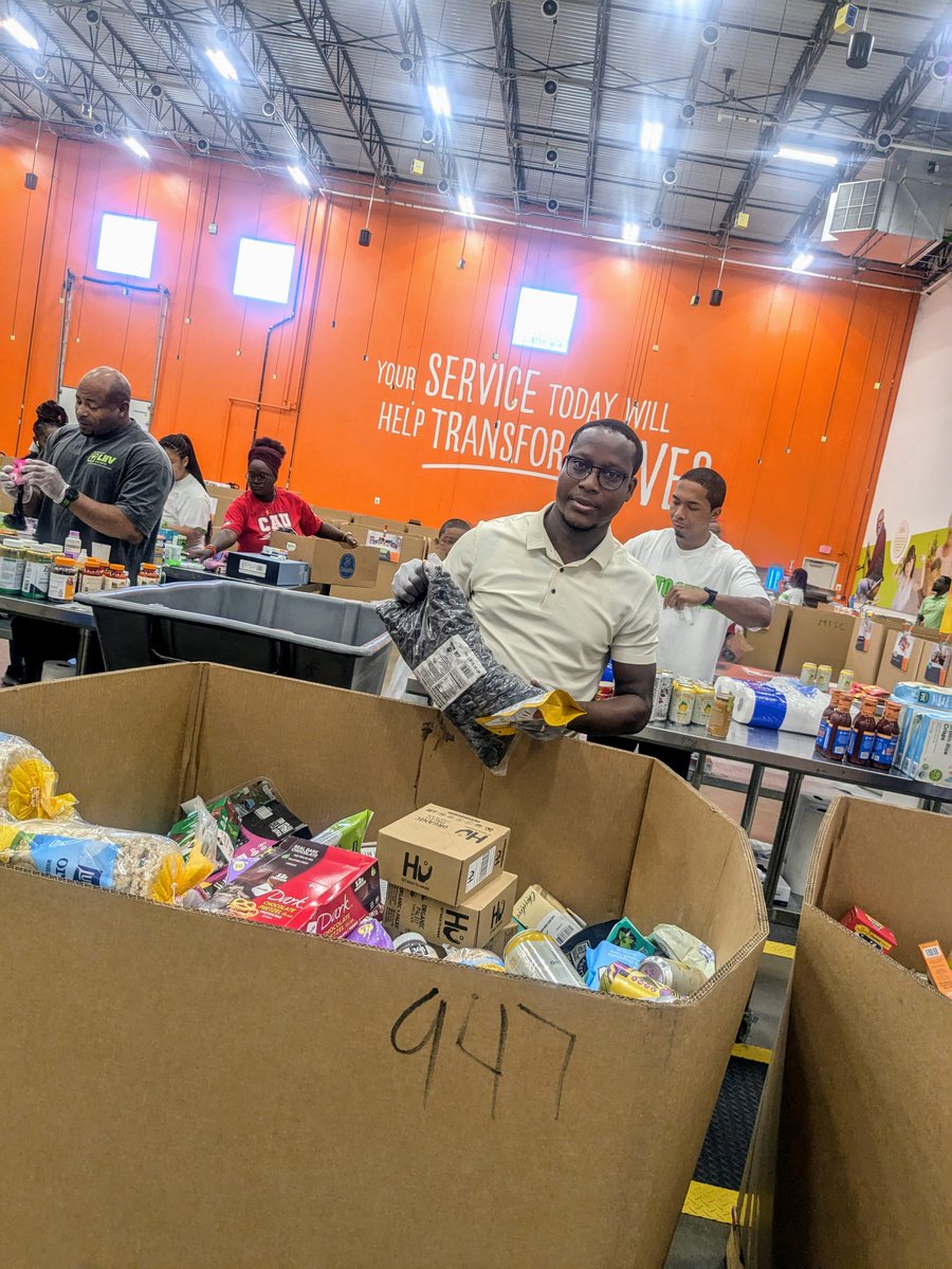 auguste27503544's tweet photo. Community Service at Atlanta Food Bank

Tri et emballage de nourriture à la #AtlantaFoodBank pour les sans-abri de Géorgie. Une expérience enrichissante qui montre l'importance de l'aide communautaire. 
#MWF24 #CommunityService https://t.co/ERrTRKMqmV