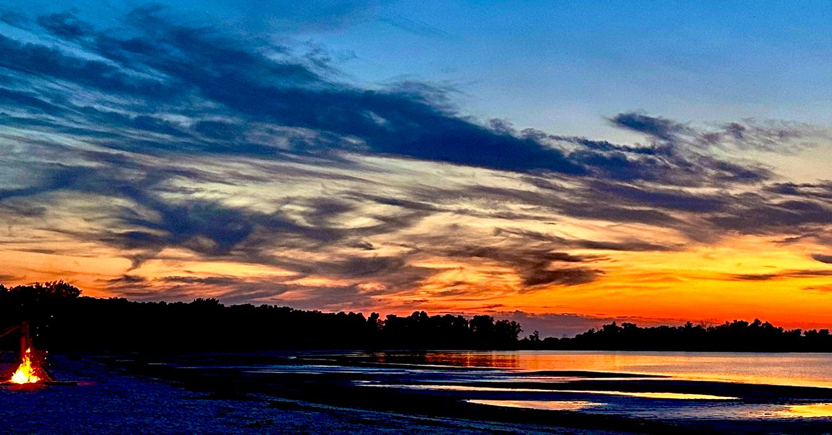 chase_the_high's tweet image. Let’s have a beach night 🔥