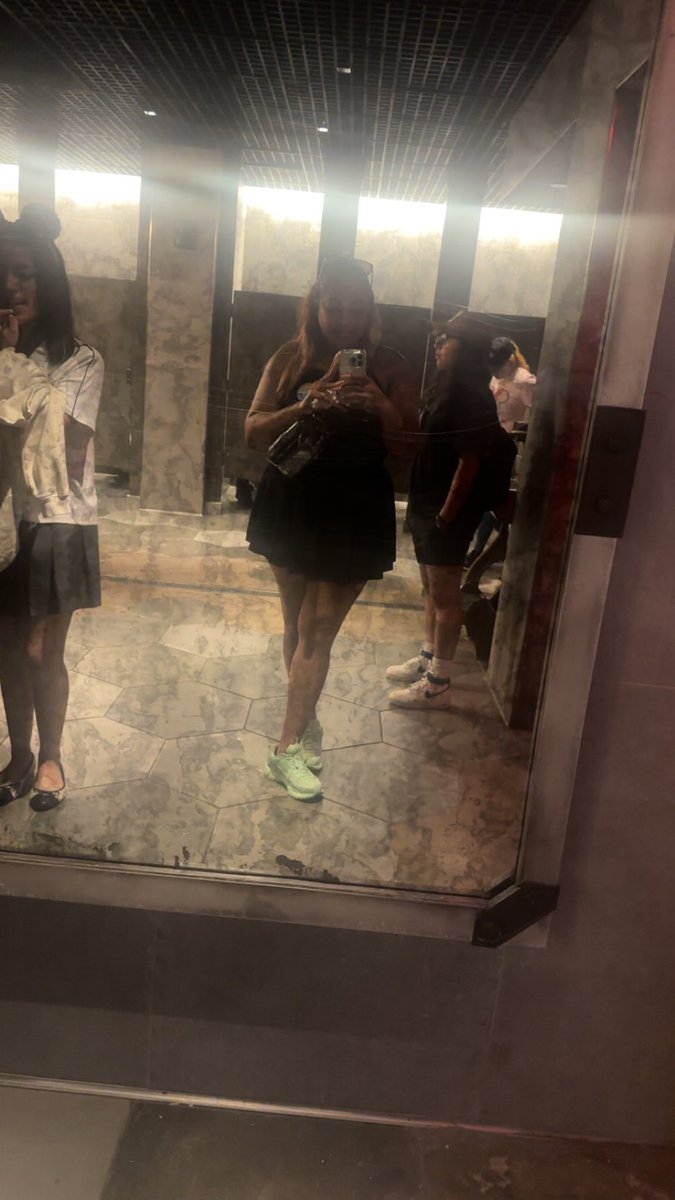 olivejuicebabe's tweet photo. It’s my birthday! Its a flirty 31 🥰😘 https://t.co/PgXANNLqG4