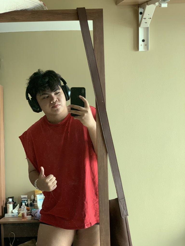 bonnandrei_'s tweet photo. bed hair 😴😴😴 https://t.co/s3rSiMbLkm