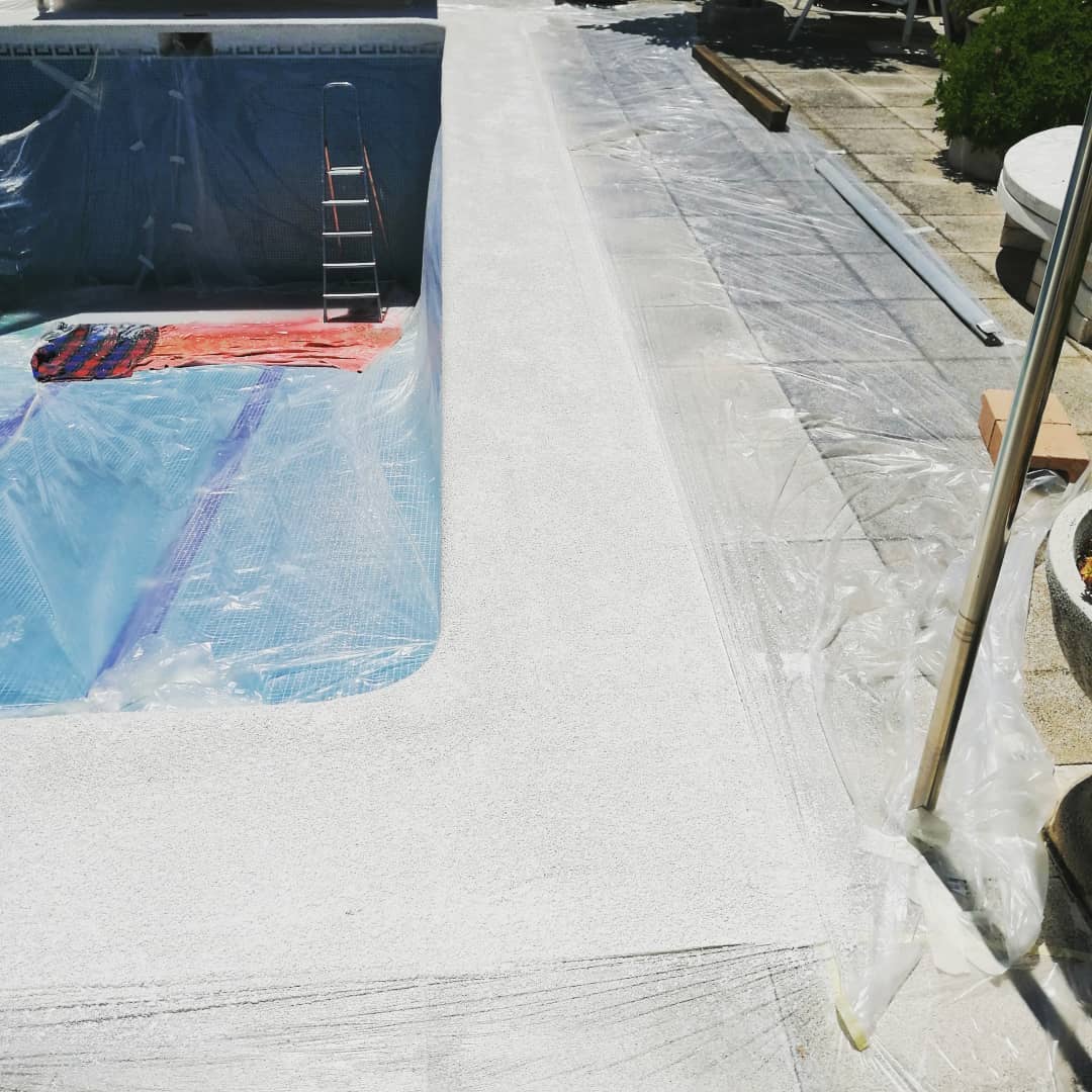 suberlev's tweet photo. ¡Transformación total con Palomo Pinturas y soluciones! 🏊‍♂️📷Renovaron el borde de esta piscina con Corcho Proyecto, un recubrimiento natural y de alta calidad. Sin juntas, ideal para exteriores y con mejoras térmicas que permiten caminar sin quemarse.#Renovación #Piscinas #Corcho https://t.co/Jd0U0r2tOx