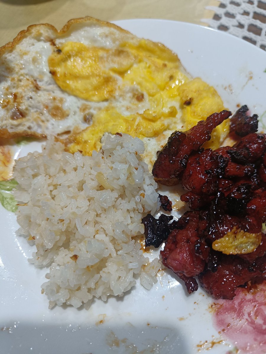 TineSablay's tweet photo. Thank you sa pagbangon ng maaga para pagluto ako ng bfast before work. thank you sa laging pag asikaso. ❤️ https://t.co/4vKVpxpX31