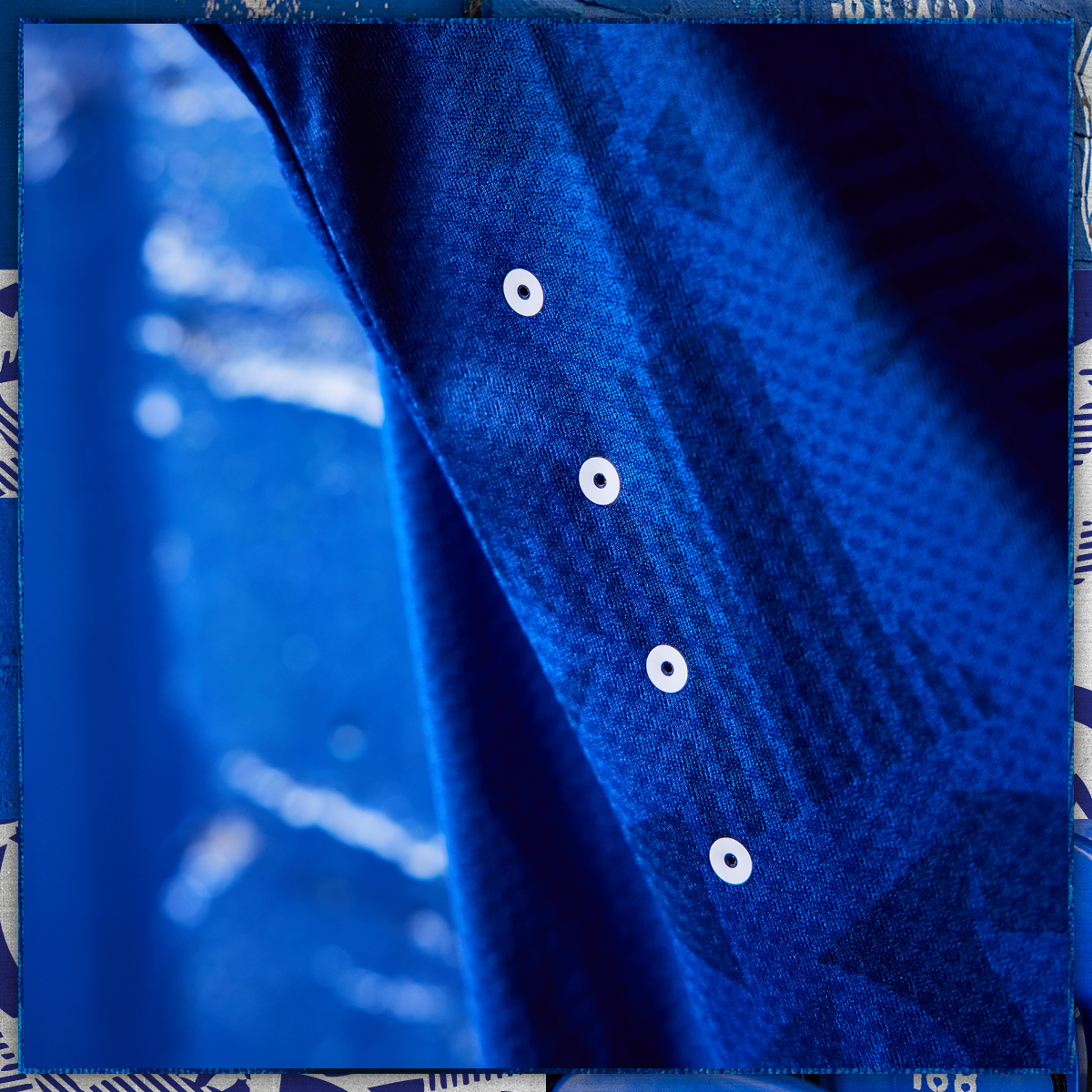 Everton's tweet photo. Taking a closer look... 🔍