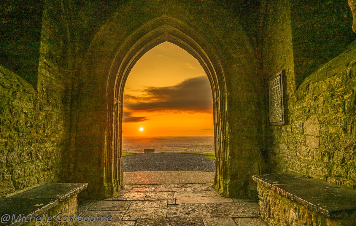 What a beautiful sunrise here in Glastonbury this morning. Taken from St Michael's tower on Glastonbury Tor this morning.