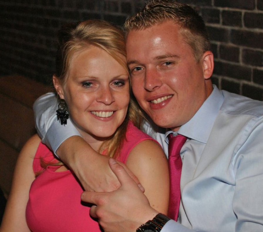 10 jaar….. 10 “fucking” jaar alweer!! Missen jullie nog elke dag!! 💜💜 #Erik&amp;Truike #MH17