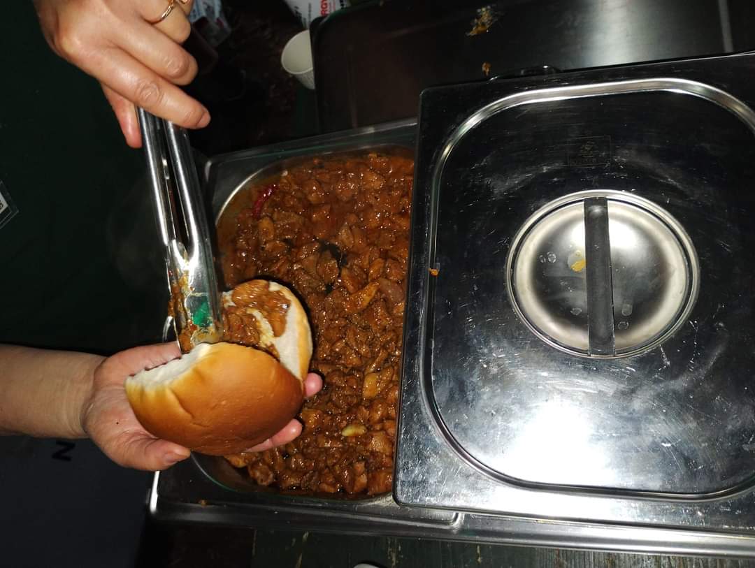 commandohut's tweet image. We staan in Wijchen. In het centrum tegenover het gemeentehuis. Naast het vaste recept hebben we ook heerlijke saté. Voor slechts een vrijwillige bijdrage. Zo lang de voorraad strekt. #4daagse #4daagsevannijmegen #Nijmegen #walkoftheworld