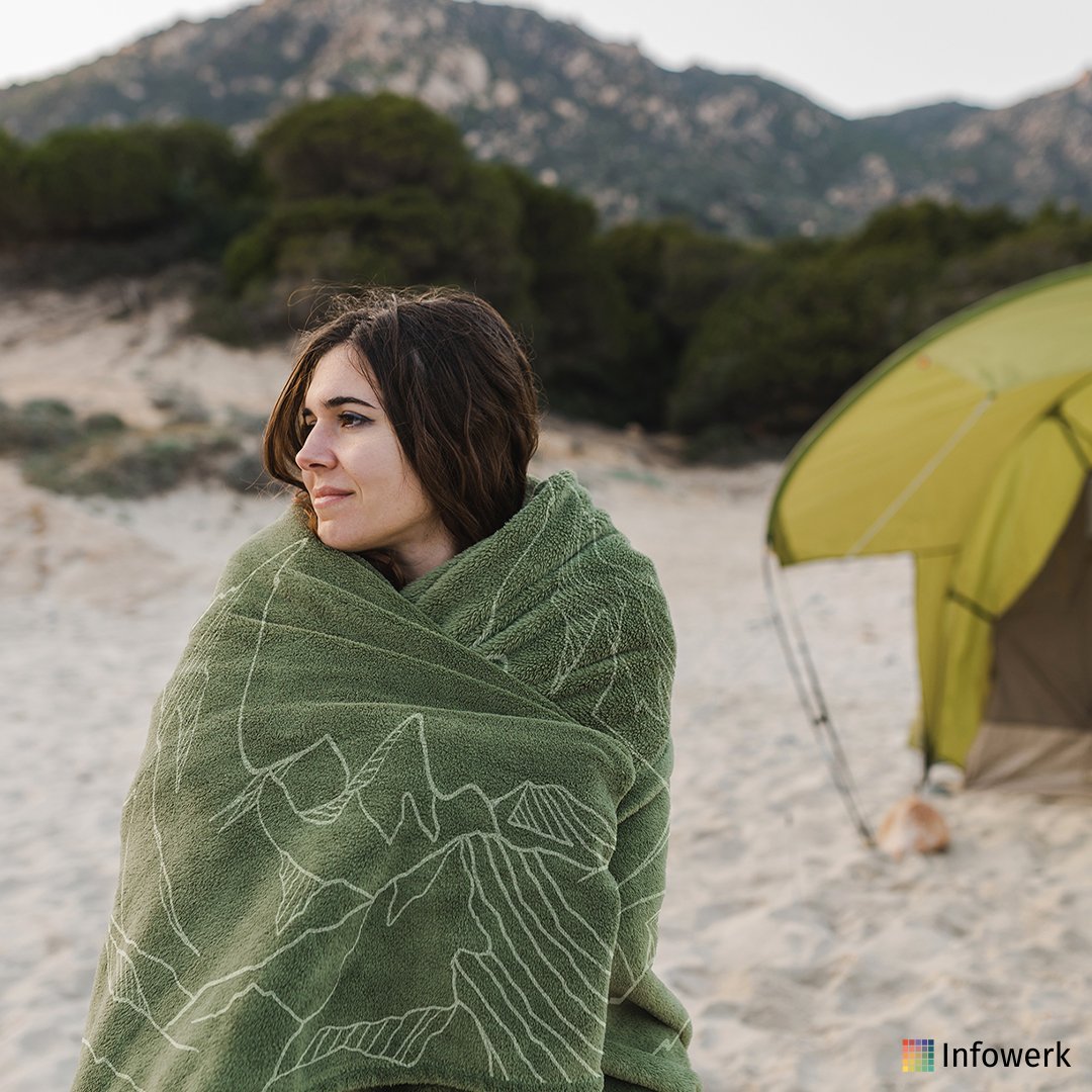 Infowerk_uk's tweet photo. 🎨🏕️ Personalise your camping experience with Infowerk! Design cosy blankets, enamel mugs and deckchairs that show  your personality. Discover our selection and design your outdoor accessories directly via the link: https://t.co/36moIWNXZE ✨🔥☕🌅
#infowerk #design #designit https://t.co/zkh7IX6k20