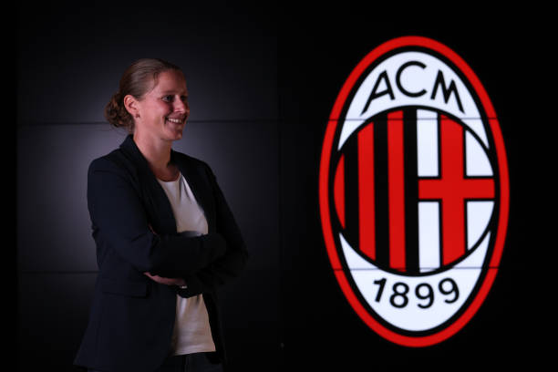 MilanPosts's tweet photo. Milan is also renewing with the Women's team! The club has chosen Suzanne Bakker as the new coach ๐ฉโ๐ซ. #MilanWomen #NewCoach
Suzanne Bakker, a former Dutch player, previously coached Ajax's women's team and won the Vrouwen Eredivisie in her first attempt ๐. #WinningCoach #Milan
Last year, Bakker led Ajax to victories over PSG and Bayern in the Women's Champions League ๐ฅ. #ChampionsLeague #MilanWomen
It's an all-new Milan, but with the same passion from the fans โค๏ธ๐ค. #ForzaMilan #MilanPassion
The goal: to change the outcomes at the end of the season ๐ฅ
. #NewBeginnings #MilanTSTheErasTour
๐ฐ @Gazzetta_it