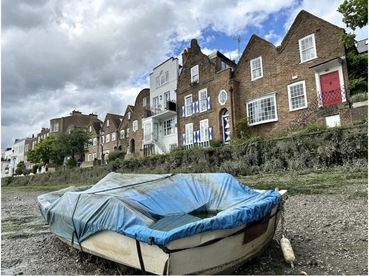 Londonist's tweet photo. An historical walk along London's *other* Strand on this week's Londonist: Time Machine https://t.co/xGcGUQzd7S https://t.co/D7TIBoeHtw