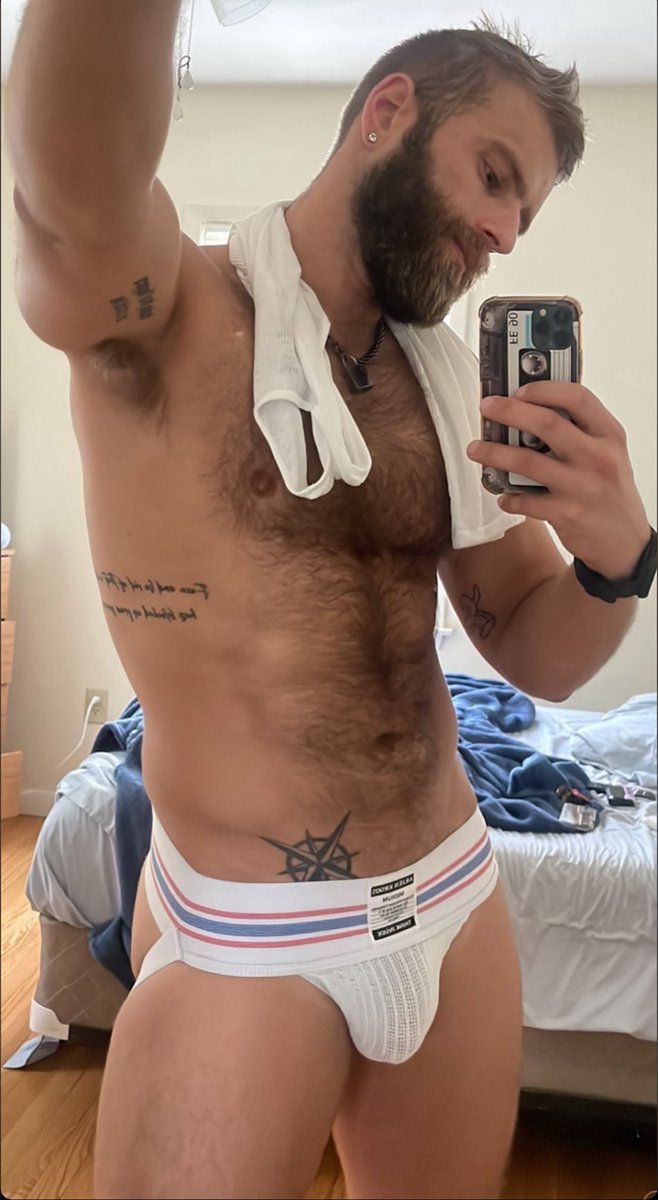 Dikunder's tweet photo. Tasty  #butt #ass #hairy #bulge #bulto #bulgelover #abs https://t.co/VMVSqpLuMv