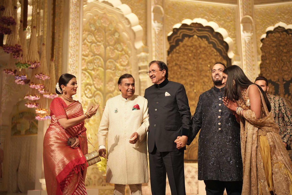 Wishing Anant and Radhika a lifetime of happiness 💐Such a Royal Opulent Indian wedding where i was made to feel special by the ever gracious and humble Ambani family. Congratulations to the beautiful couple and the entire family 🙏💐 #AnantRadhikaWedding #AmbaniFamilyWedding