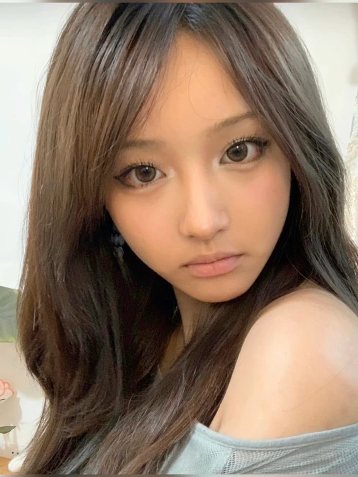 jabdong2's tweet photo. 요즘 이 언니의 스타일이 너무 추구민데 누구실까???? 많이 뜨는데 누군지 모르겠어 https://t.co/8D7gtPR84W
