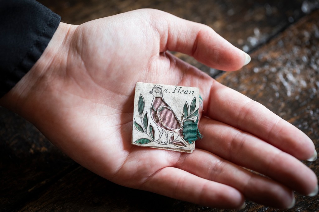 southeastNT's tweet photo. These tiny cut out paper shapes were created by schoolgirls at Sutton House in the 17th century. They slipped through gaps in the floorboards, where they’ve remained undiscovered until now. They’ll be on display at Sutton House from Friday until December.

📷©NT/ James Dobson https://t.co/gTqsJP8PX4