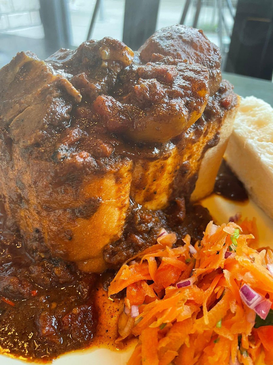 brznbeer's tweet photo. CHOW OUT WITH US

THURS N FRI

@realafricanchow 

TASTY DURBAN CURRIES N BUNNY CHOWS, ROTI N WORSROLLS, DELICIOUS IS COVERED

ALL GO GREAT WITH OUR NEW IPA https://t.co/nup0S7gYK3