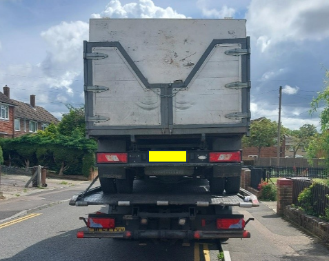 KentPoliceRural's tweet photo. Officers from the Rural Task Force have been working in partnership with our local authority waste crime colleagues on Operation Assist. A white Ford Transit linked to 11 incidents of fly tipping in 3 districts across the county has been seized. DW #KeepKentClean https://t.co/b355Ljm8cj
