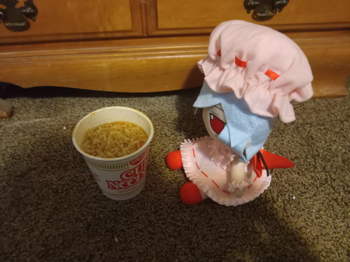 EoSDPlush's tweet photo. ラーメン
Ramen 
#東方Project #TouhouProject #Fumo #RemiliaScarlet https://t.co/iqEt1pK25k
