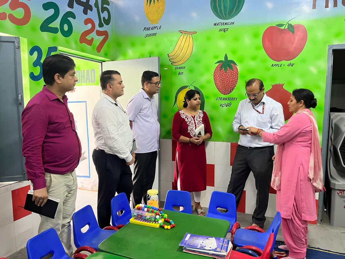 amneet_p's tweet photo. Additional Secretary MWCD, Worthy Sh. Gyanesh Bharti (GoI) visited Sonipat district along with his team. He visited most institutions under the WCD  Deptt. Haryana such as Play Schools, AWC, Children's Home,  After care home, Special home, One Stop Centre, and Creche in Sonipat. https://t.co/xTtopbcFYi