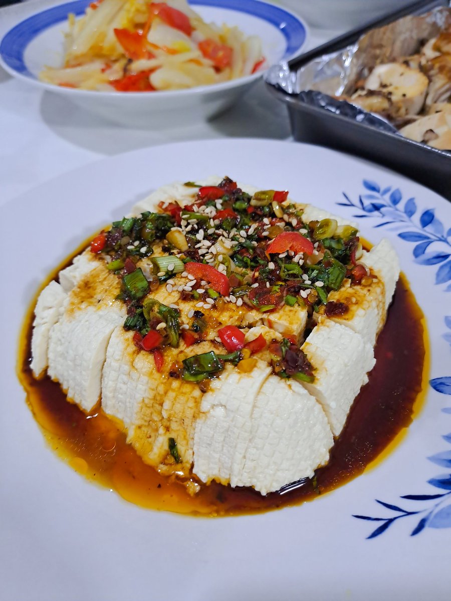 出门在外，想吃点儿啥，都要自己研究了。自己做的豆腐就是好吃哈哈哈。