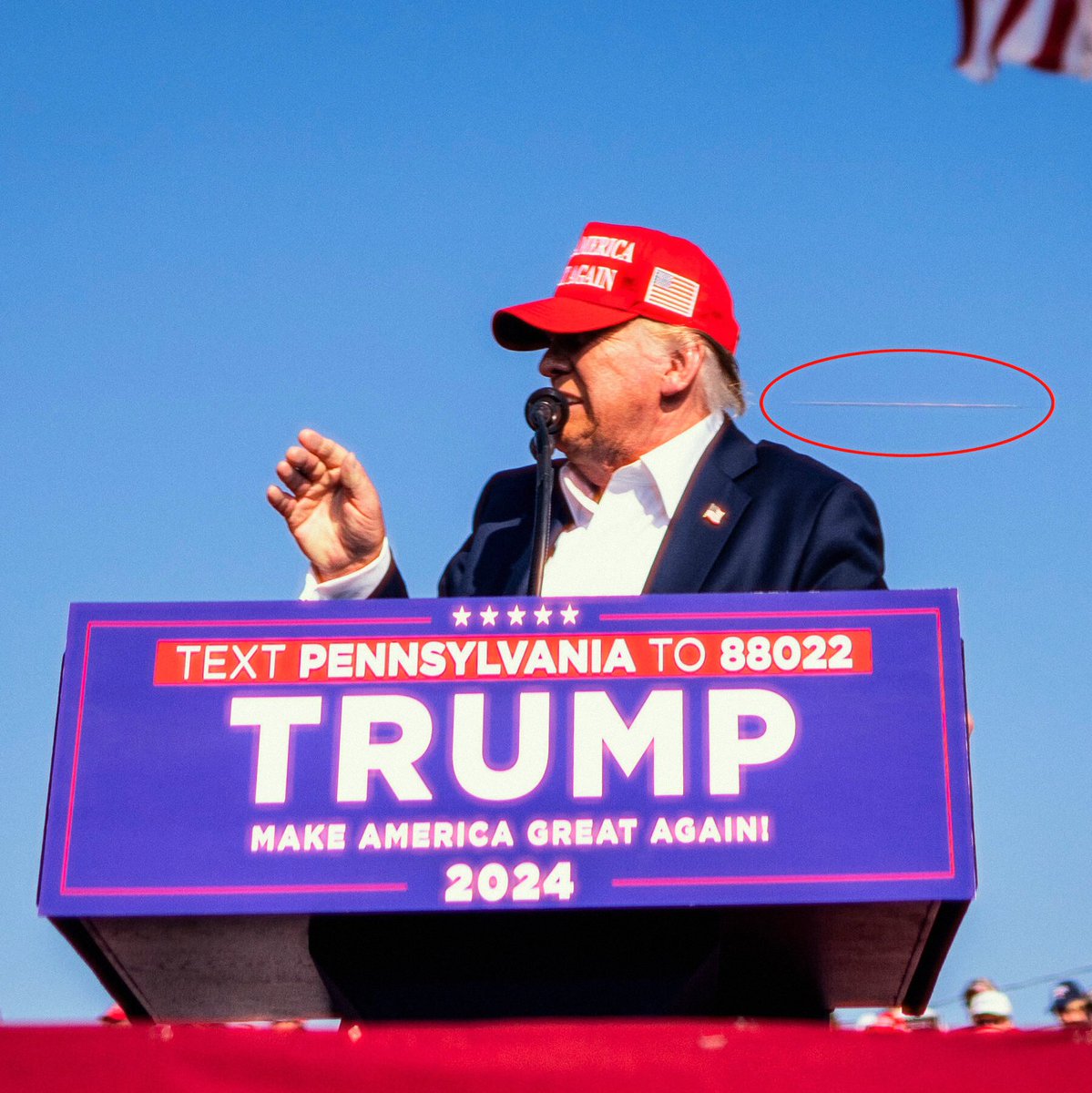 WordWeaponsFree's tweet image. h/t Doug Mills/NYT

…reminder to those saying this thing was staged… @RealAlexJones &amp;amp; @infowars was warfared for similar but more analytical categorical theorizing on #sandyhook sh00ting. Some real pap for analysis out there on this

@realDonaldTrump 
#trump2024 
#INFOperator Z