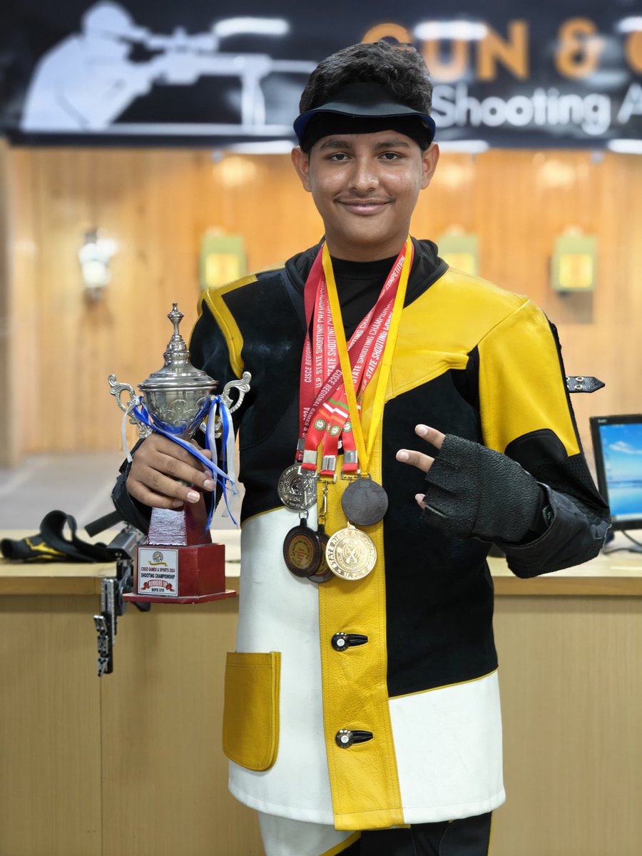Vishwa2Deep's tweet photo. @myogiadityanath 
Bless the budding shooter, Ayan Sharma participated in 47th UP State shooting championship at Dr Karni Singh shooting range, New Delhi. 
Ayan Sharma, Lucknow got 1st rank all UP in
10 M. RIFLE (NR) won Gold Medal and 2 Bronze medals with the score of 382/400. https://t.co/NvsI9O6esD
