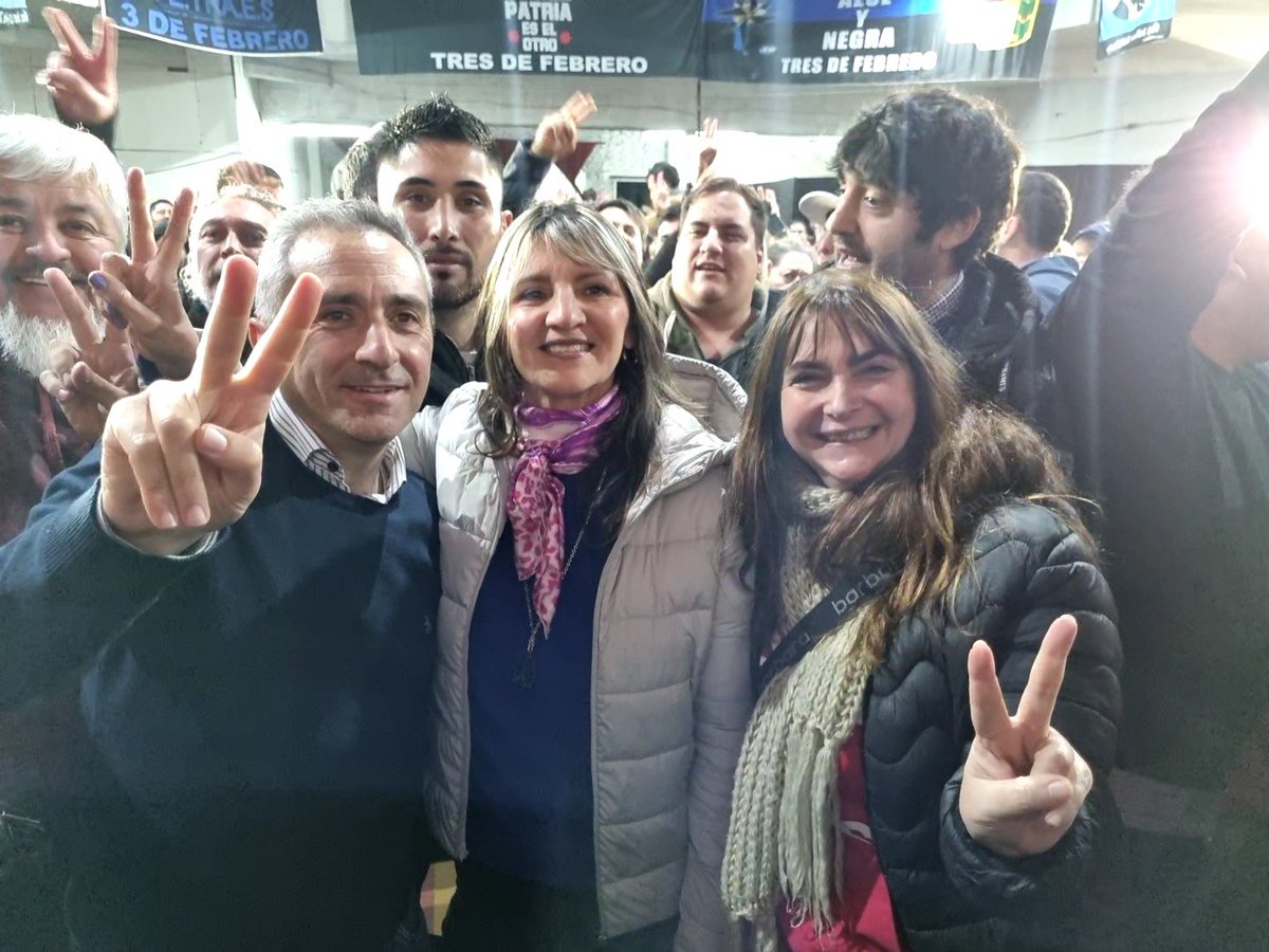 MarceCortiellas's tweet photo. ✌🏾♥️ Charlas compañeras junto al Ministro @larroqueandres y compañerxs de @patriaeselotrok en #3defebrero 

Estos espacios de encuentro y debate son fundamentales para seguir construyendo ese proyecto político que le devuelva la esperanza a nuestro pueblo. https://t.co/3uGaB36lJR