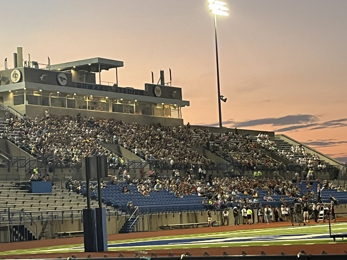 FriendsMarching's tweet image. While everyone is all over the show at BA tonight, the #DCI show in Hutchinson is a bright offering from the Sky Riders Performing Arts Foundation. THIS effort is what can help drum corps grow! #dci2024 @CasperTroopers @madisonscouts