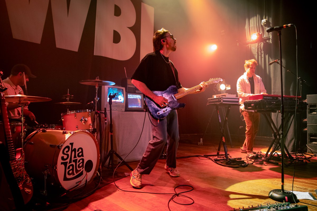 Live Recap: <a href="/WinnetkaBowling/">Winnetka Bowling League</a> brought their new music and laughs to a sold out Lincoln Hall on Friday night. Read the full recap of their show here: 
anchrmagazine.com/gigswedig/2024…