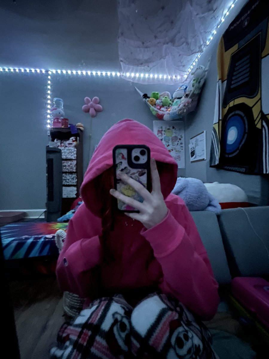 lunarmoonsys's tweet image. ur reminder to change ur appearance wheneverrr u want to