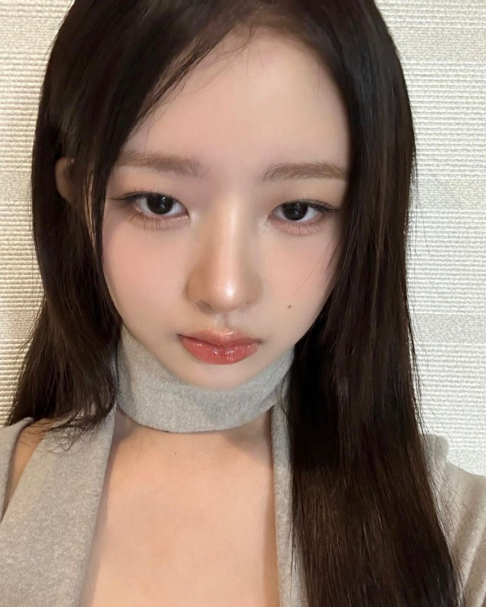 picsnaoirei's tweet photo. her beauty is out of this world https://t.co/DJ0h4m5jdF