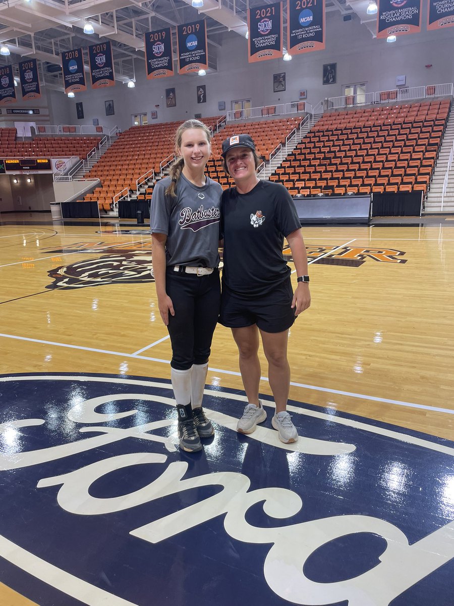 cylielong2027's tweet photo. Thank @MercerUSoftball for the great camp! It was nice seeing more of the campus and learning more about the program. Thank you Coach Fico on showing me a few tips to help with catching. @LindsayFico @cara_parker13 @coachdelightful @AL_Batbusters https://t.co/1WUzwcF7ek