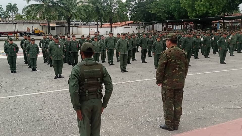 lara_zodi_13's tweet image. Hay ruido de sables en los cuarteles, empuñados junto al pueblo! Para defender nuestra soberanía de quienes pretenden invadir y colonizar, arrancarnos nuestro más preciado bien, la independencia!
