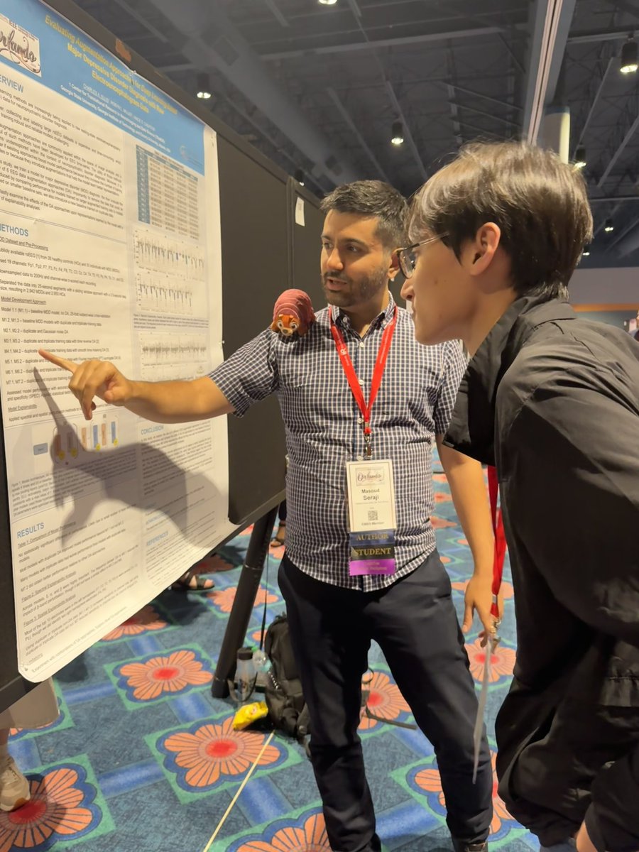 seraji70's tweet image. Presenting Anthony’s @CharlesAEllis01 poster with an armadillo on my shoulder! 🐾 The armadillo not only kept me company but also helped me stay calm and focused😂
@CenterTrends
@IEEEembs
#ConferenceLife
#Research
#SupportiveArmadillo
#EMBC2024