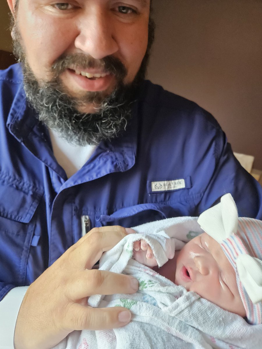 JeffreyBystol's tweet photo. @JonPardi Congratulations!  Same here with my 2nd little girl being born today! Ivy Mae Bystol https://t.co/2H8phVVB31