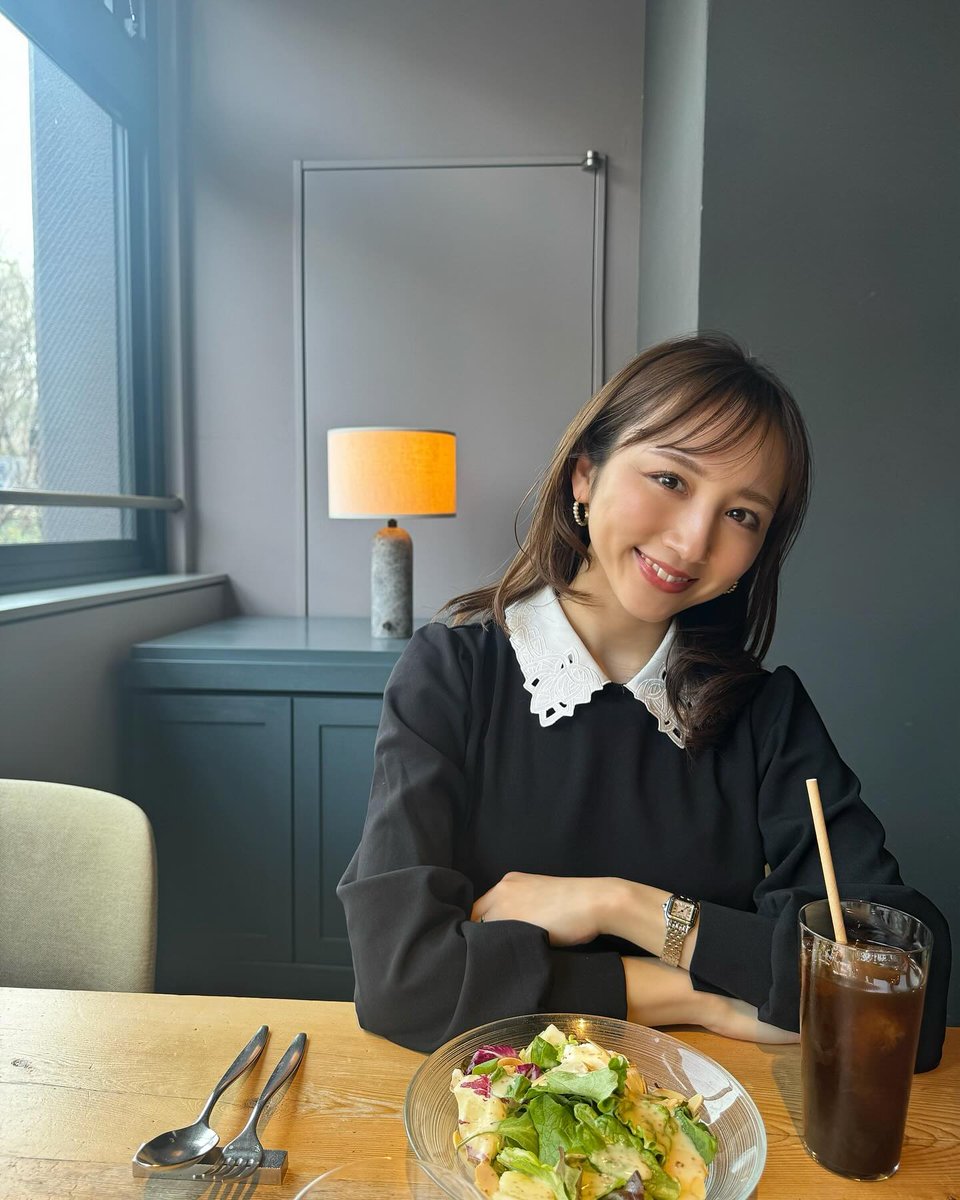 DelmerLadd's tweet photo. 久しぶりに大好きなmorthanへ♡
パスタが美味しいの〜
1階のパン屋さんも私の中で上位に入るくらい大好き💕

たまに着たくなる甘めな服🖤
襟の刺繍もしっかりしていて、とってもかわいい😍
着映えブ��ウスって気分が上がるな♡

#大人フェミニン
#大人フェミニンコーデ
#グルメ
#パスタ
#気持ちがいい https://t.co/OAgaY9ovZU