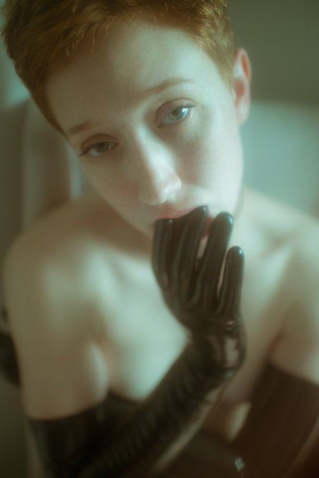 2 pic. can I come over and look at you like this (hungry for your hopes and dreams) https://t.co/jAS