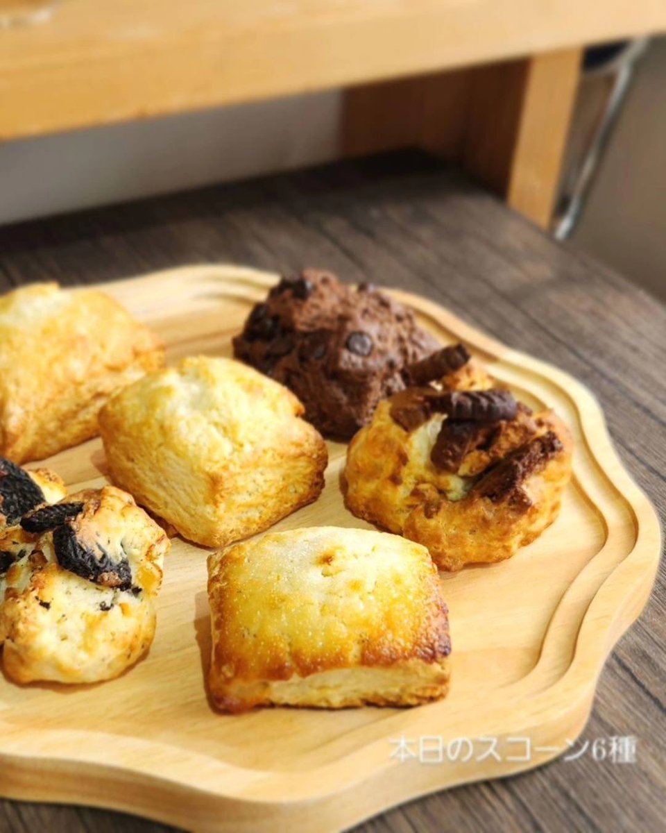 any9019's tweet photo. スコーン各種、バターリッチワッフル、季節のキッシュ焼きあがってます！夏のドルチェ3種もご用意😊
本日のキッシュはベーコン、ナス、トマト、ブロッコリーです🥦

#エニカフェ　#カフェ　#cafe #スコーン　#ワッフル　#キッシュ　#コーヒーゼリー　#プリン　#オレオレアチーズケーキ　#出水　#鹿児島 https://t.co/B5XaiMOiUm