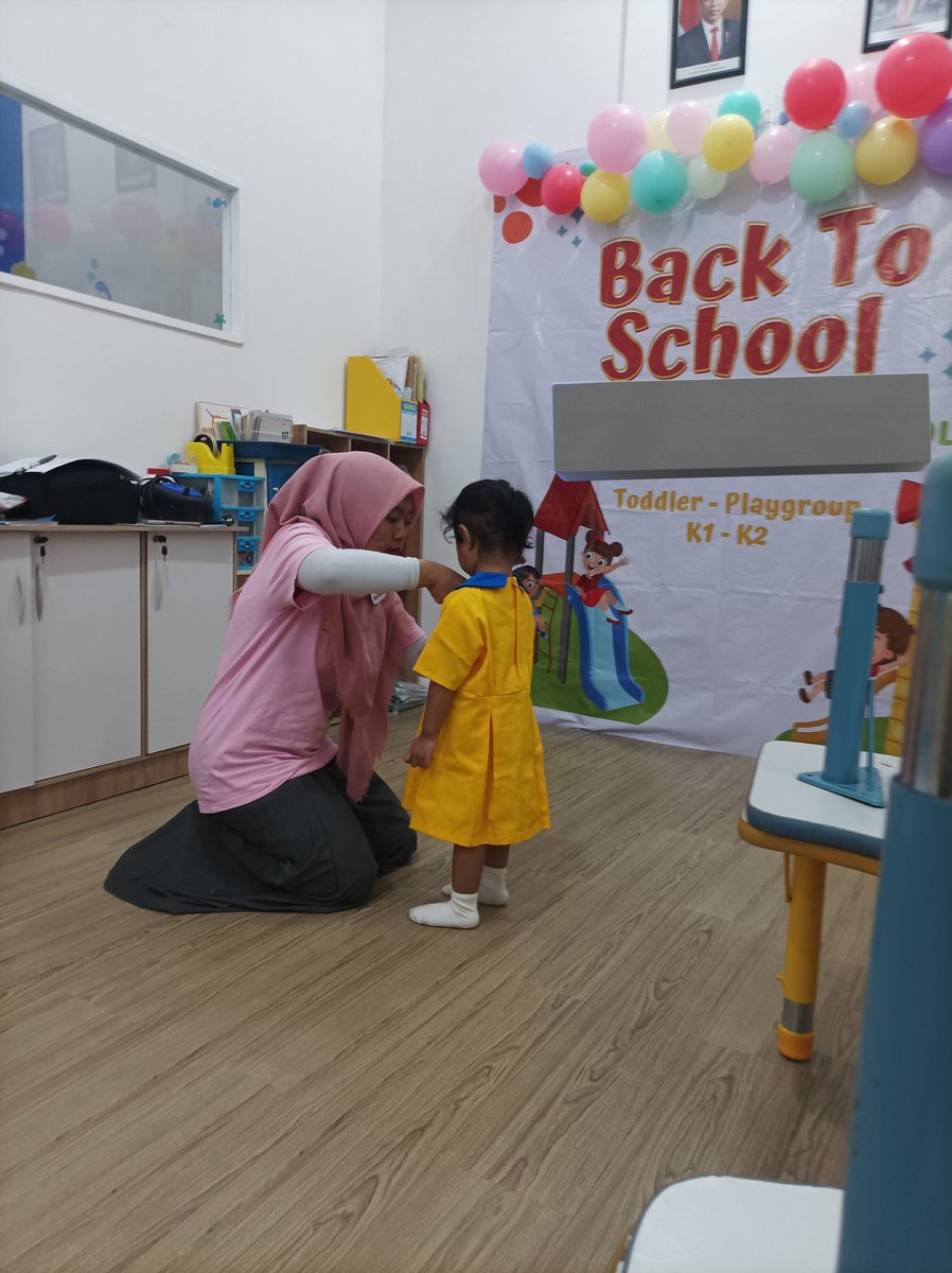 minkys13's tweet photo. @benbenspace Day 1 sekolah kelas toddler. Doain aku yahhh https://t.co/9wOyclzsvW