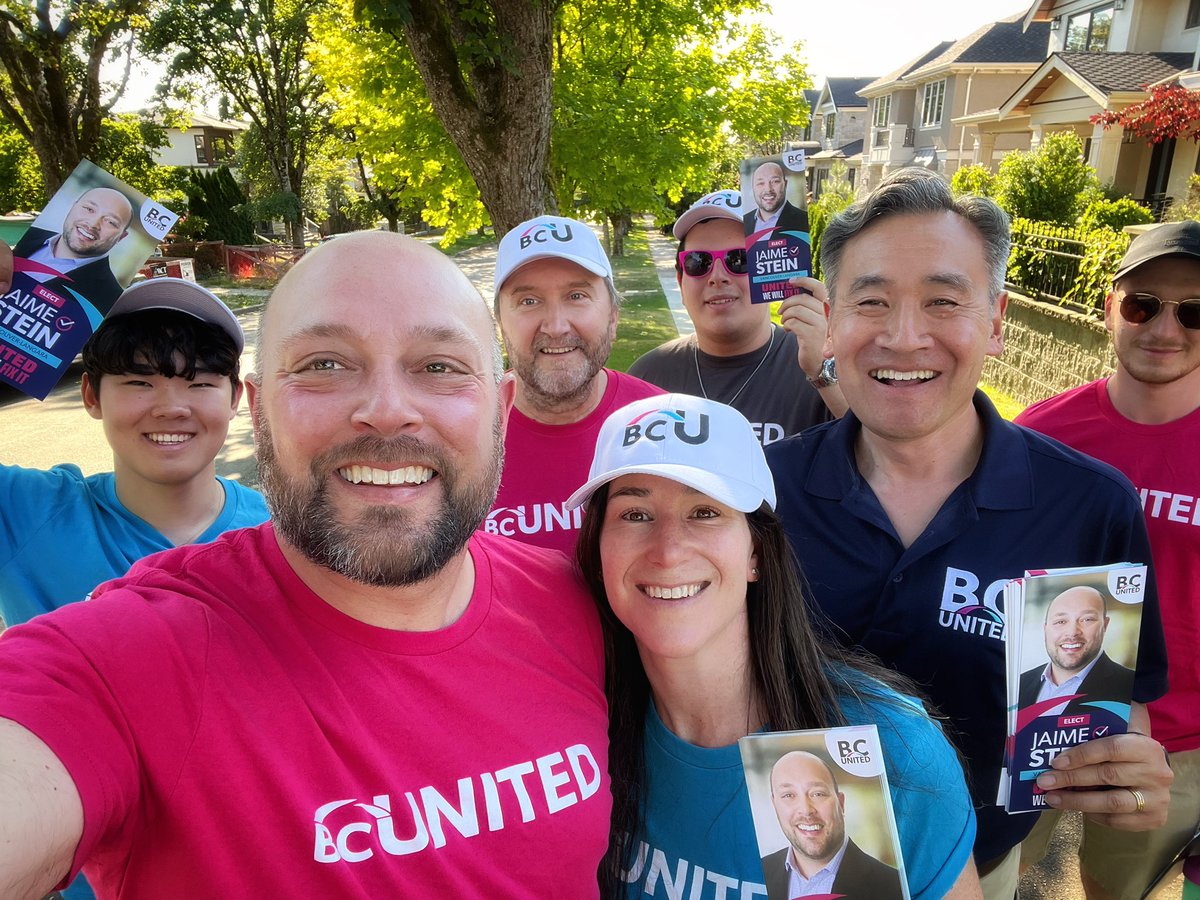 jaimestein's tweet photo. A beautiful summer night with our team on the doorsteps of Vancouver-Langara 🚪✊🏻 You can feel the #BCUnited momentum when speaking with voters along the Oak Street corridor 📈 https://t.co/Kp7RMa5rdo