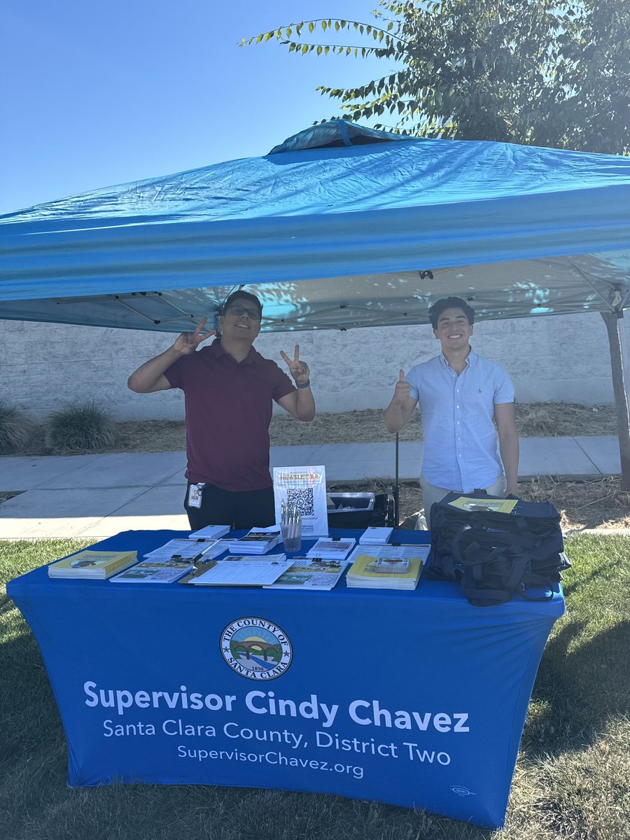 SupCindyChavez's tweet photo. #VivaParkSJ is the place to be at this summer! Thanks to my team who were able to talk to our residents about County Resource at Esther Medina Park. Thank you to the PRNS VivaParks Team for coming out for the community and resource partners!
#SanJosé #EastsideSJ https://t.co/sbcyWjHKFX