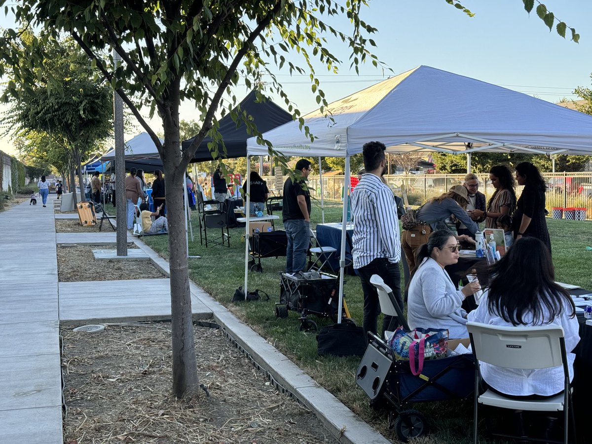 SupCindyChavez's tweet photo. #VivaParkSJ is the place to be at this summer! Thanks to my team who were able to talk to our residents about County Resource at Esther Medina Park. Thank you to the PRNS VivaParks Team for coming out for the community and resource partners!
#SanJosé #EastsideSJ https://t.co/sbcyWjHKFX