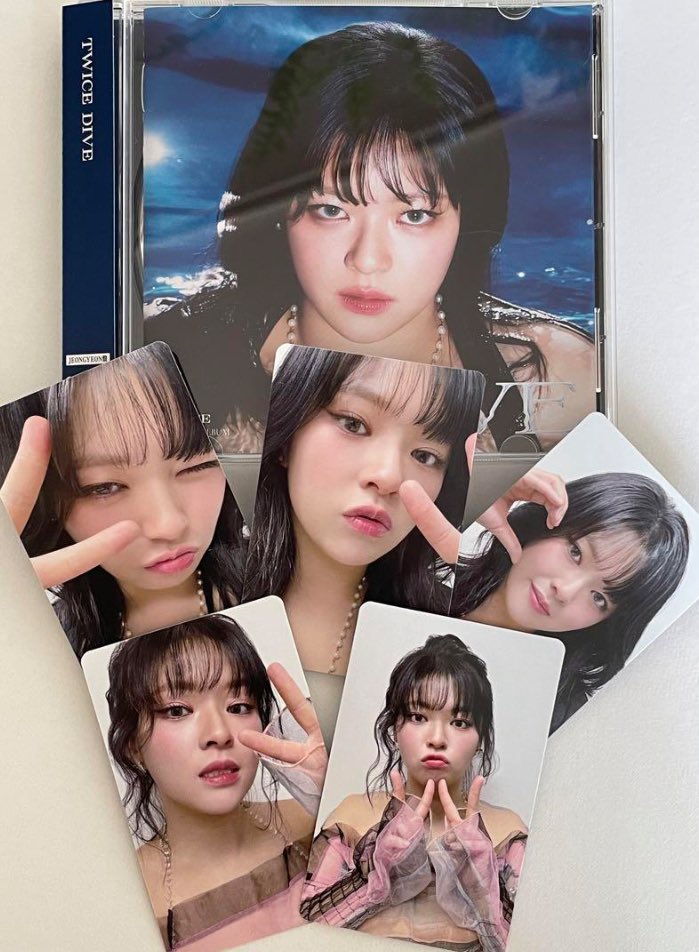pholicity's tweet photo. DIVE jeongyeon full set of 5pcs (solo cover) https://t.co/cD5TaHrSCF
