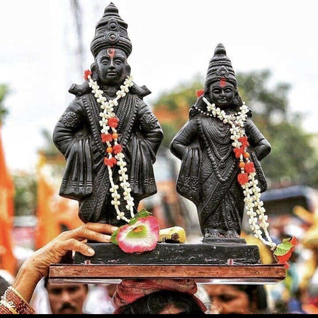 tushar0815's tweet photo. || विठ्ठल || 🌸🪷|| विठ्ठल || 🌸🪷
|| राजा पंढरीचा || 🌸🪷

आषाढी-कार्तिकी भक्तजन येती ।
पंढरीच्या वाळवंटी संत गोळा होती ।
चोखा ह्मने नाम घेता भक्त होती दंग..... ||
नाथा घरी नाचे माझा सखा पांडूरग ||
आषाढी ��कादशी च्या सर्व भक्तांना मंगलमय शुभेच्छा 🚩🙏🏻
#वारकरी #एकादशी #महाराष्ट्र https://t.co/QcZVQKEr4J