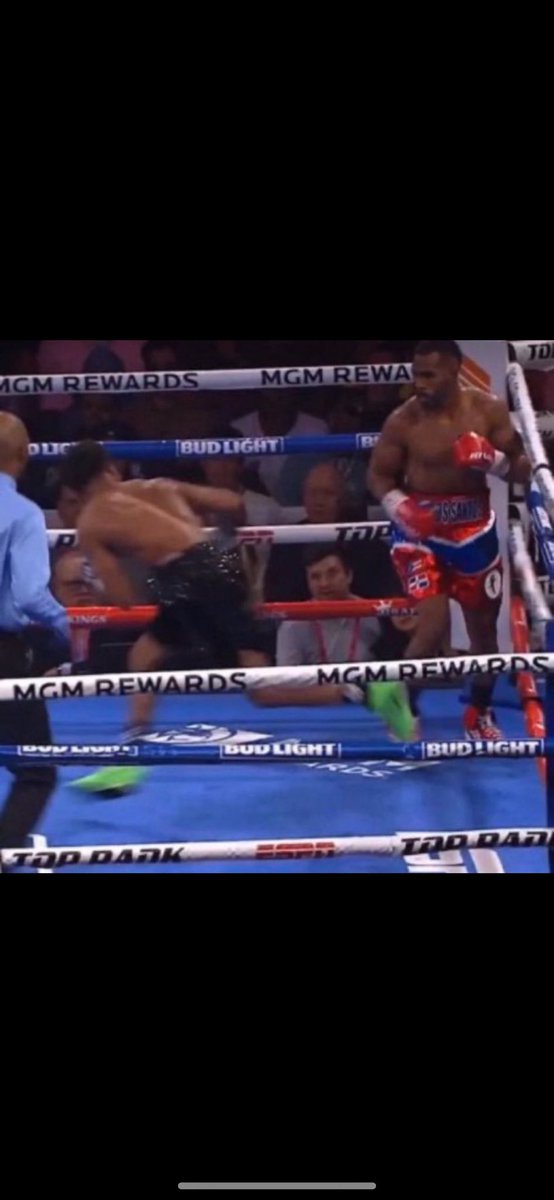 Ranchodeltoro's tweet photo. @ShakurStevenson This is why he’s hard to hit!! 😭😭😭😭😭😭😭😭😭😭😭😭😭 https://t.co/nwn6Nnwd11