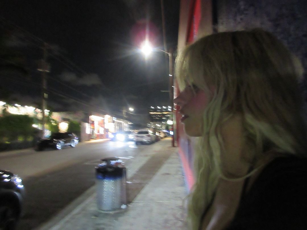 Camila_Cabello's tweet image. right now

life is sweet
like ripe mango from the farmers market around my house

life is pretty
like the almost empty babydoll pink blush on my cheeks and across my nose

life is mean
like a stranger in a bad mood you bump into on the street that breaks your heart

life is shy…