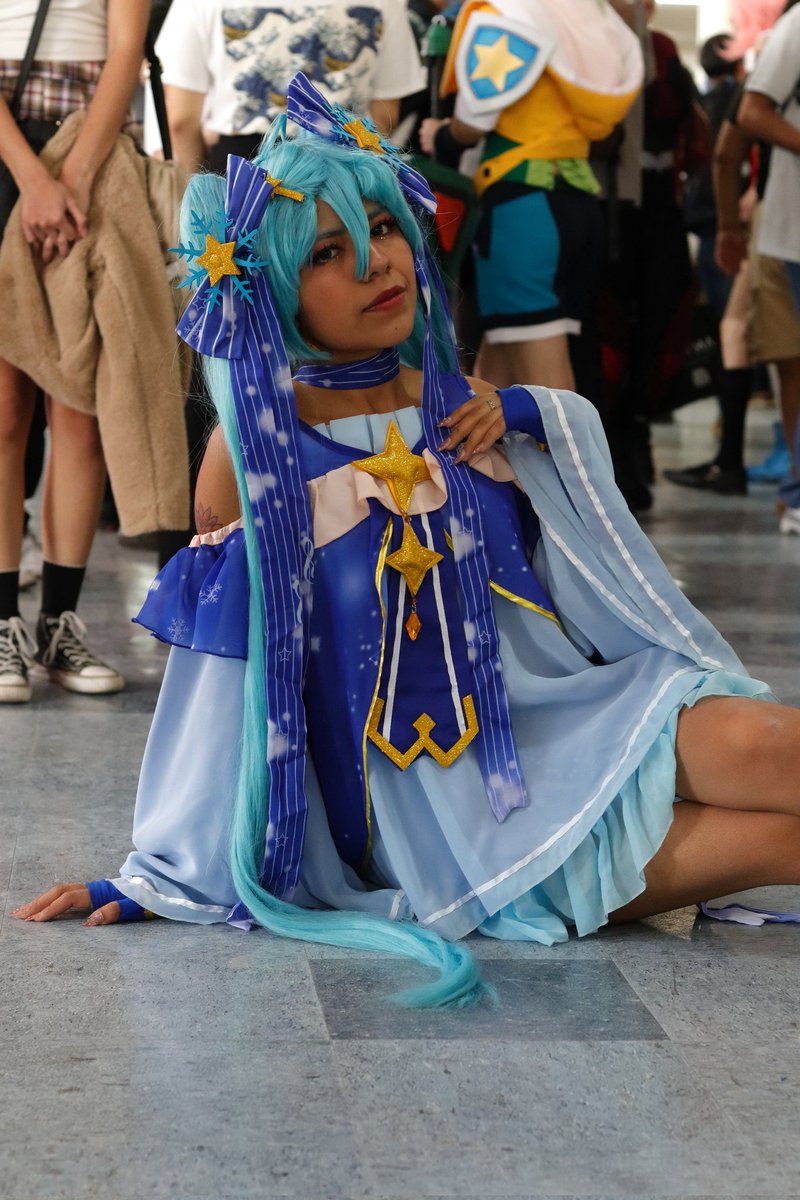 MiikuCosplay's tweet photo. #cosplay #cosplayers #Miku #mikuhatsune #初音ミク #snowmiku2016 https://t.co/BFmelKReKI