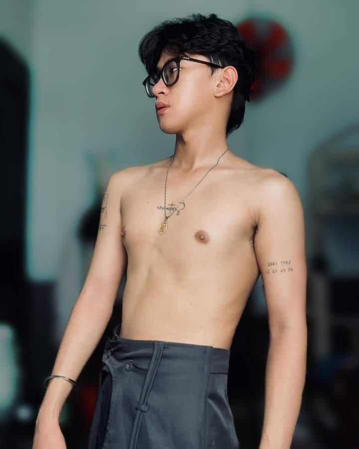 callboydn's tweet photo. Trái mới cho cả nhà gu ai thì ib lẹ, trai kiến trúc ngon
#MB
#ĐN
#CallBoy https://t.co/jPCPvcbWS9