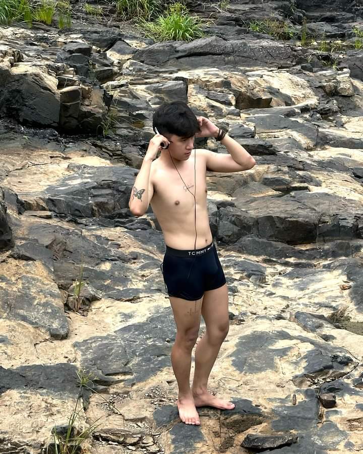callboydn's tweet photo. Trái mới cho cả nhà gu ai thì ib lẹ, trai kiến trúc ngon
#MB
#ĐN
#CallBoy https://t.co/jPCPvcbWS9