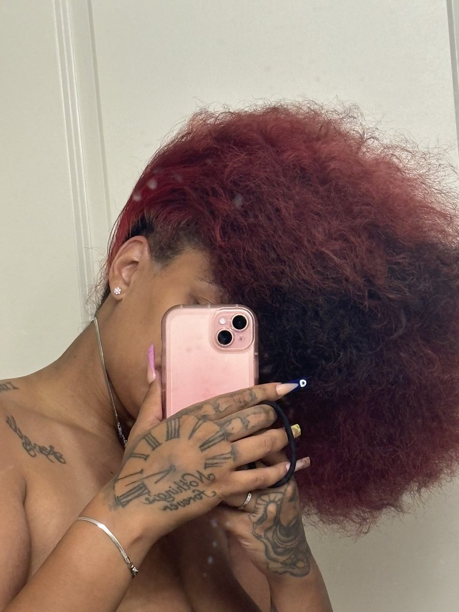evrybdyhtstash_'s tweet photo. it’s soooo thick..🫠 https://t.co/tIgNqSvKF1
